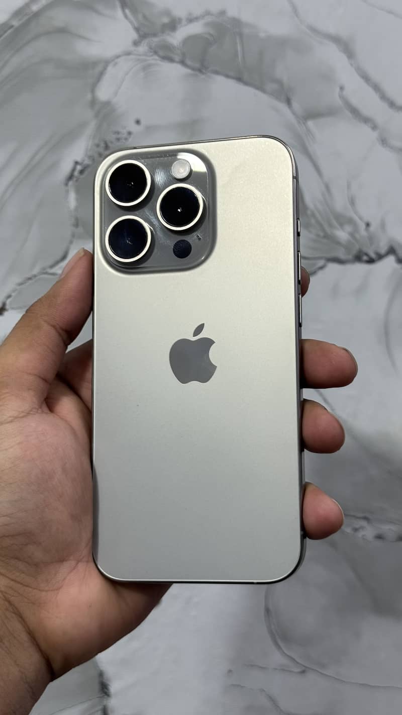 Apple iPhone 15 Pro 0
