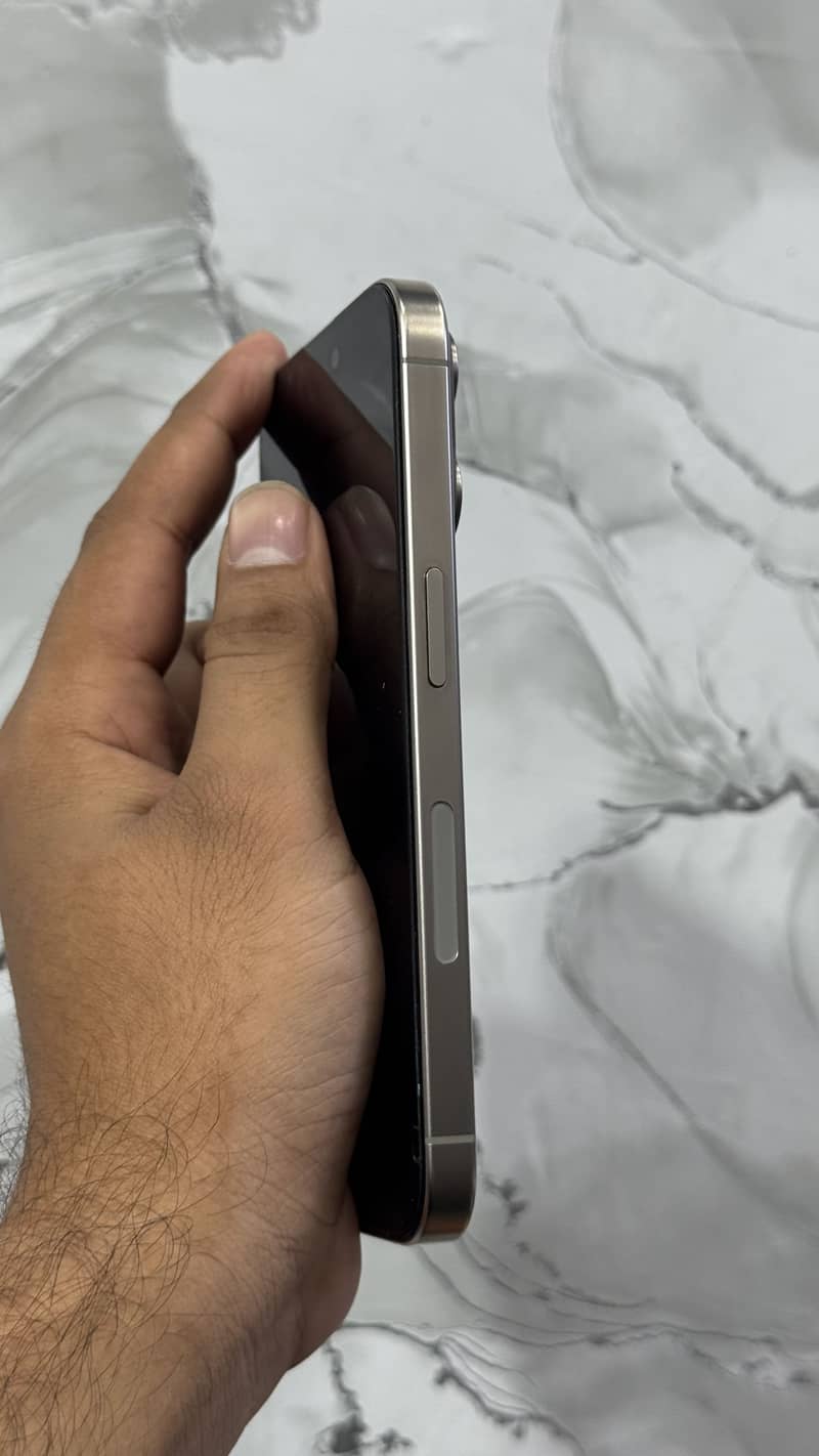 Apple iPhone 15 Pro 3
