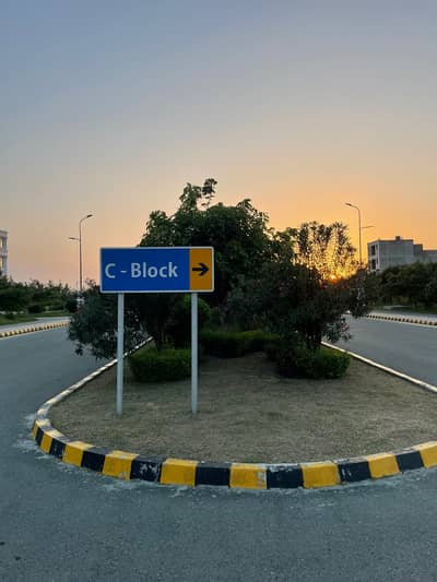 Park Facing 5 Marla Plots for Sale in Park Avenue Lahore | Prime Location