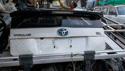 Toyota Prius trunks Lid