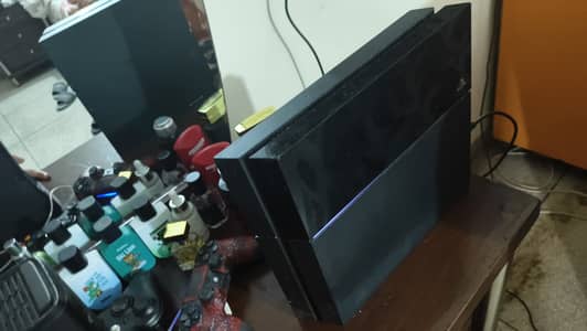 Ps4 fat 500gb with 2 controllers and 5 games , 20 days ps plus extra