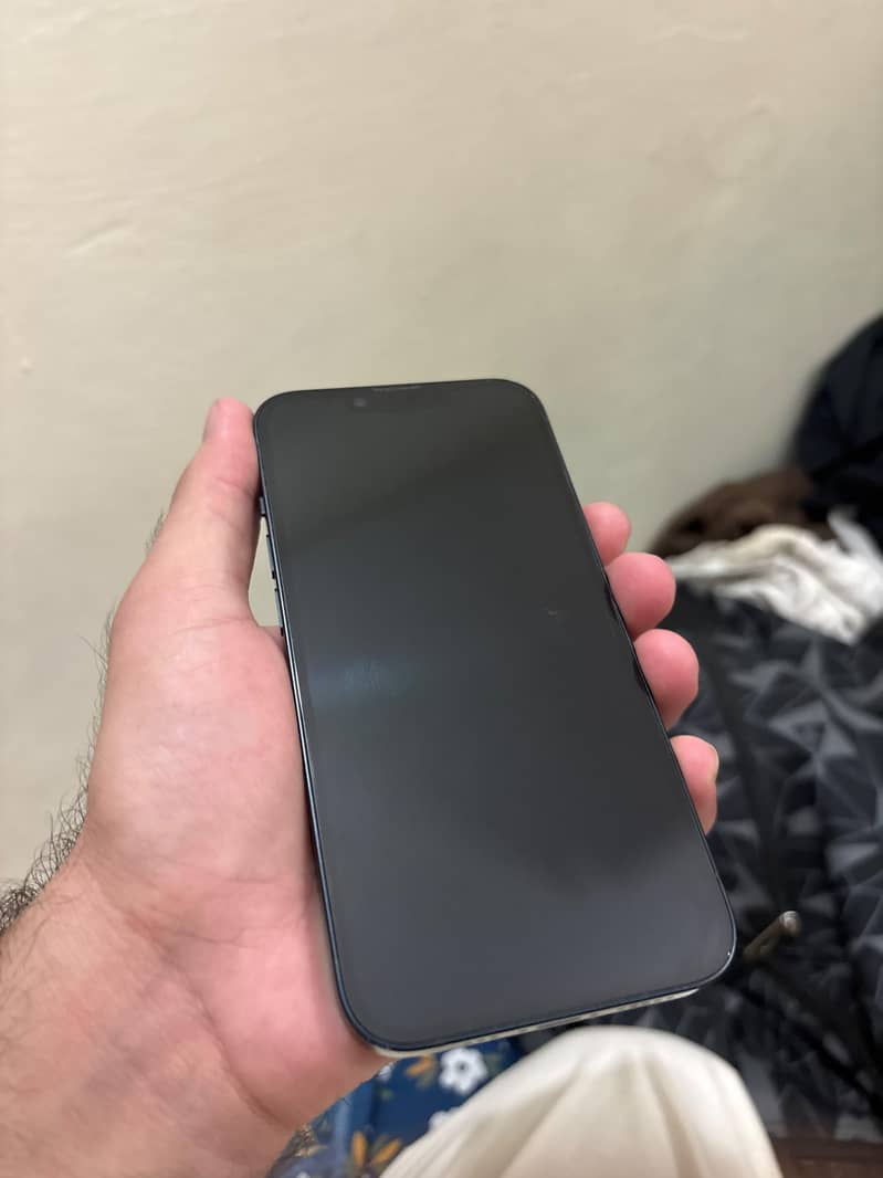 Apple iPhone 14 3