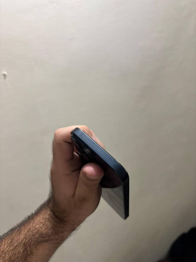 Apple iPhone 14 4