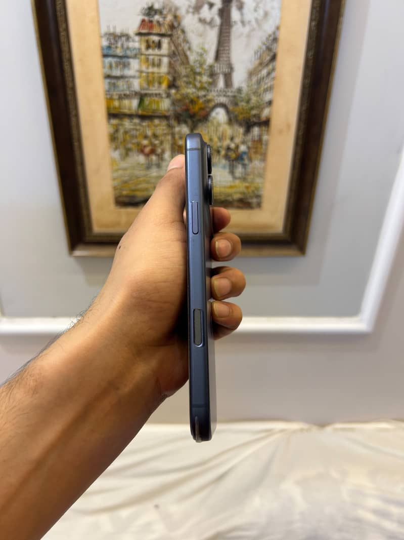 Apple iPhone 17 Pro Max 4