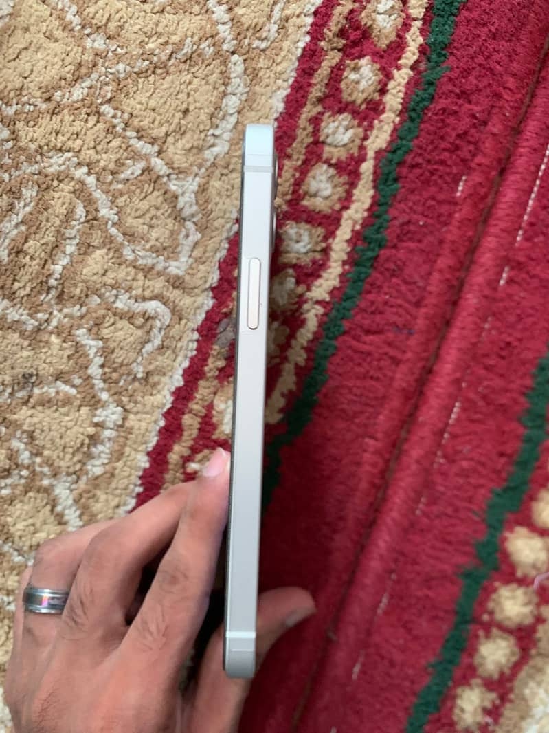 Apple iPhone 12 3