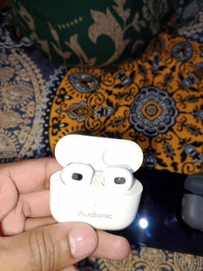 Audionic earbuds. .