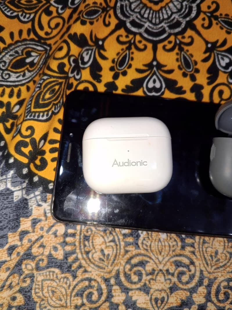 Audionic earbuds. . 1