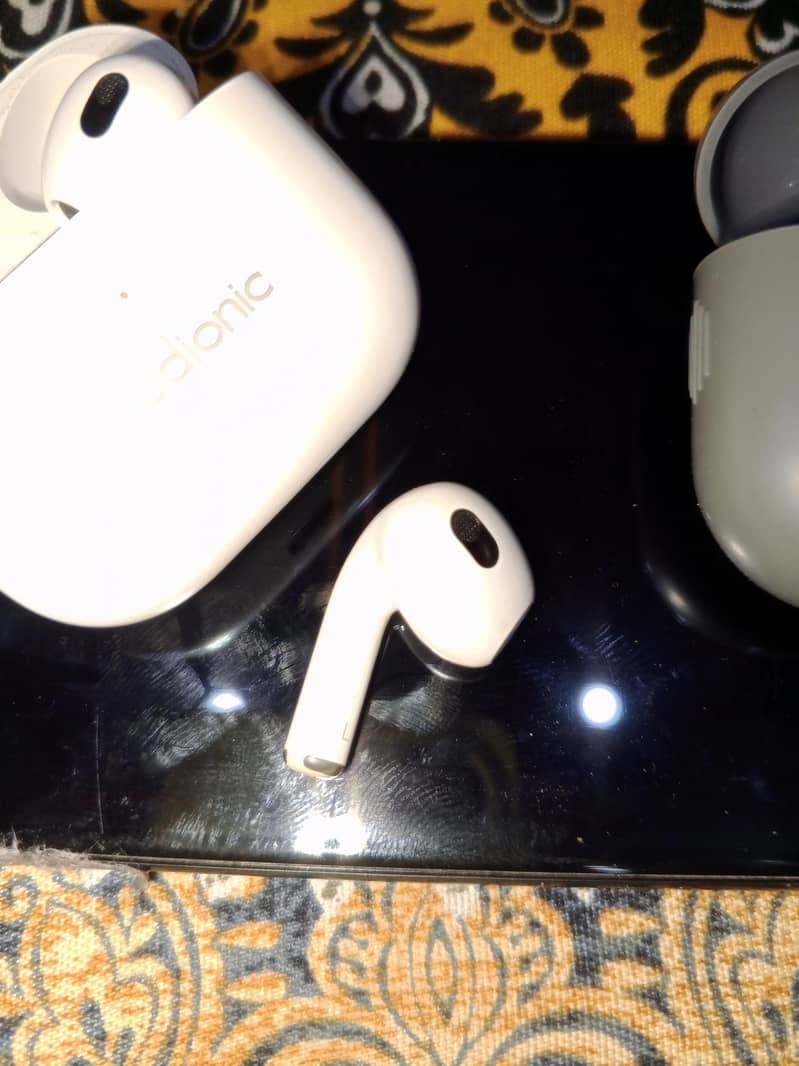 Audionic earbuds. . 2