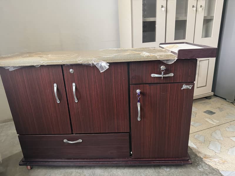 Iron table 0