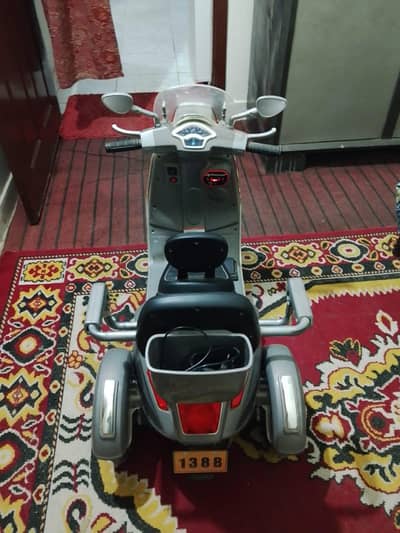 kids scooty on urgent sale only few days use