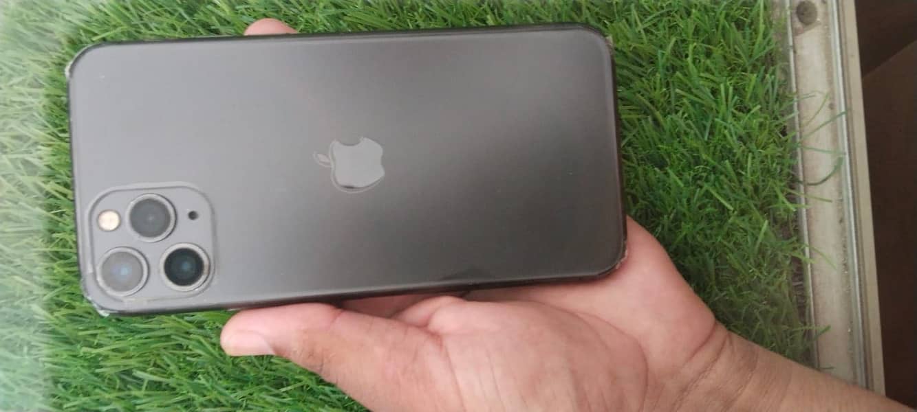 Apple iPhone 11 Pro 3