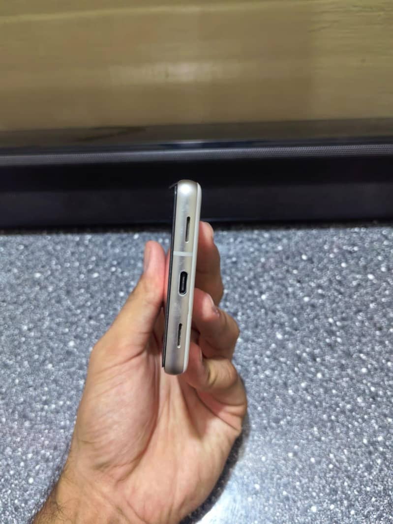 Google Pixel 7a 3