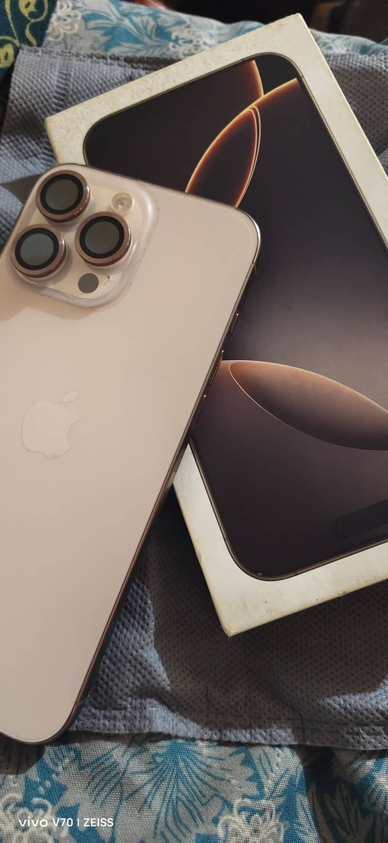 Apple iPhone 16 Pro Max 4