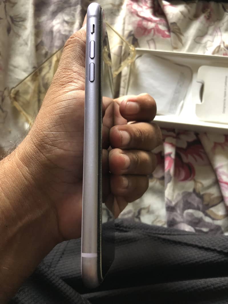 Apple iPhone 11 3