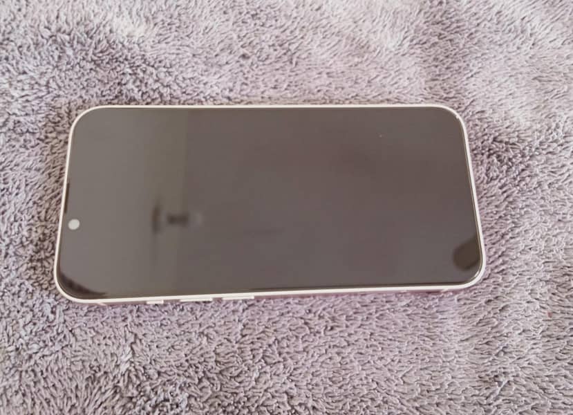 Apple iPhone 13 2