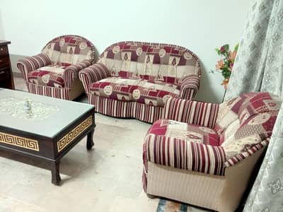 6 SEATER SOFA SET AVAILABLE FOR SALE LOCATION KARACHI