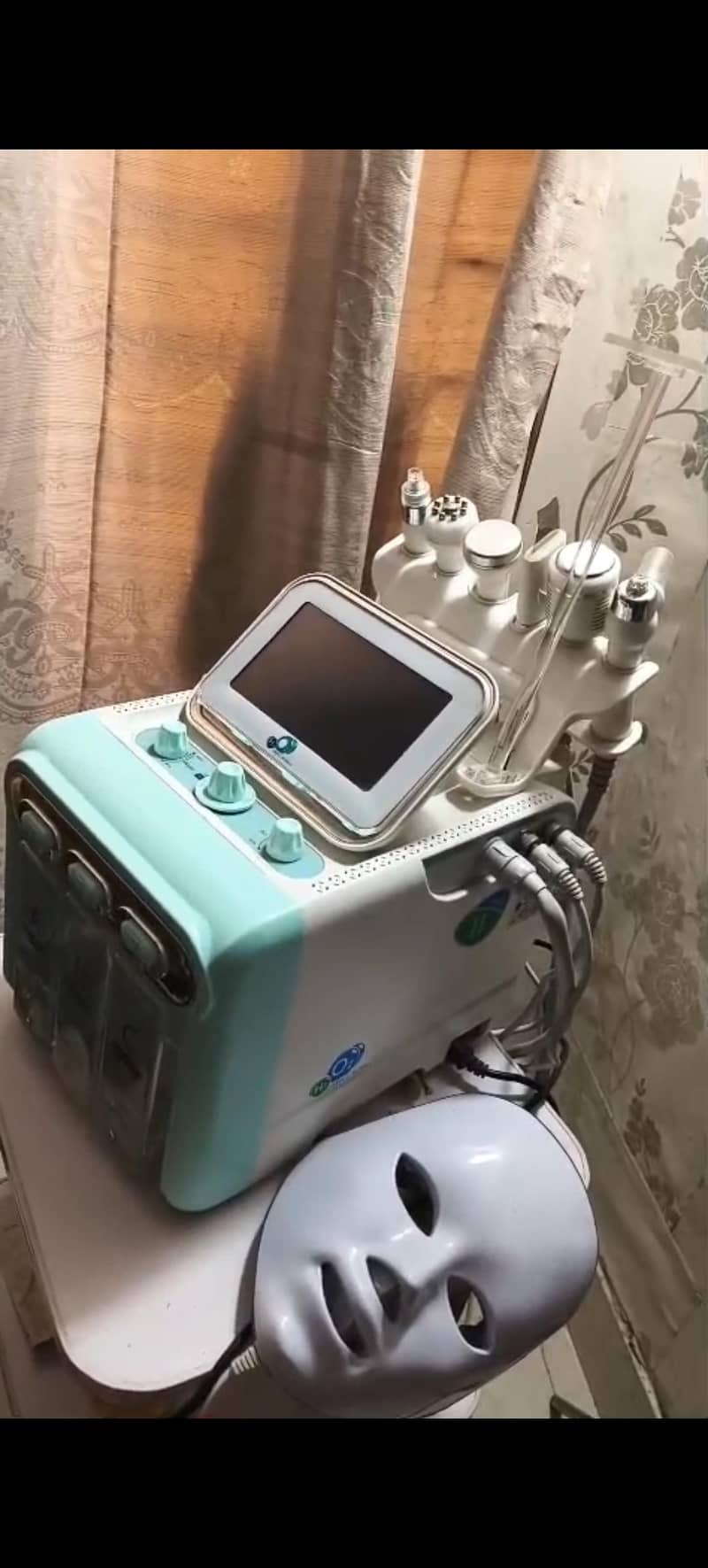 Portable Hydra Facial Machine | 7-in-1 Beauty Facial Machine 2