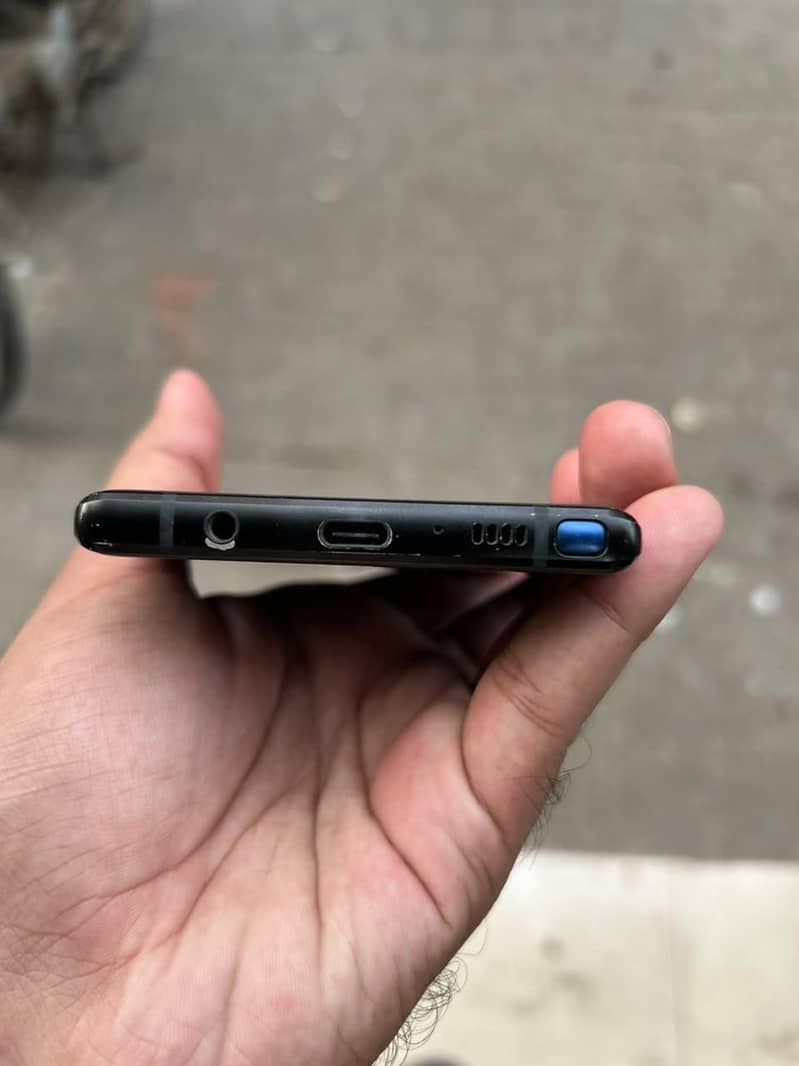 Samsung Mobile Note 9 4