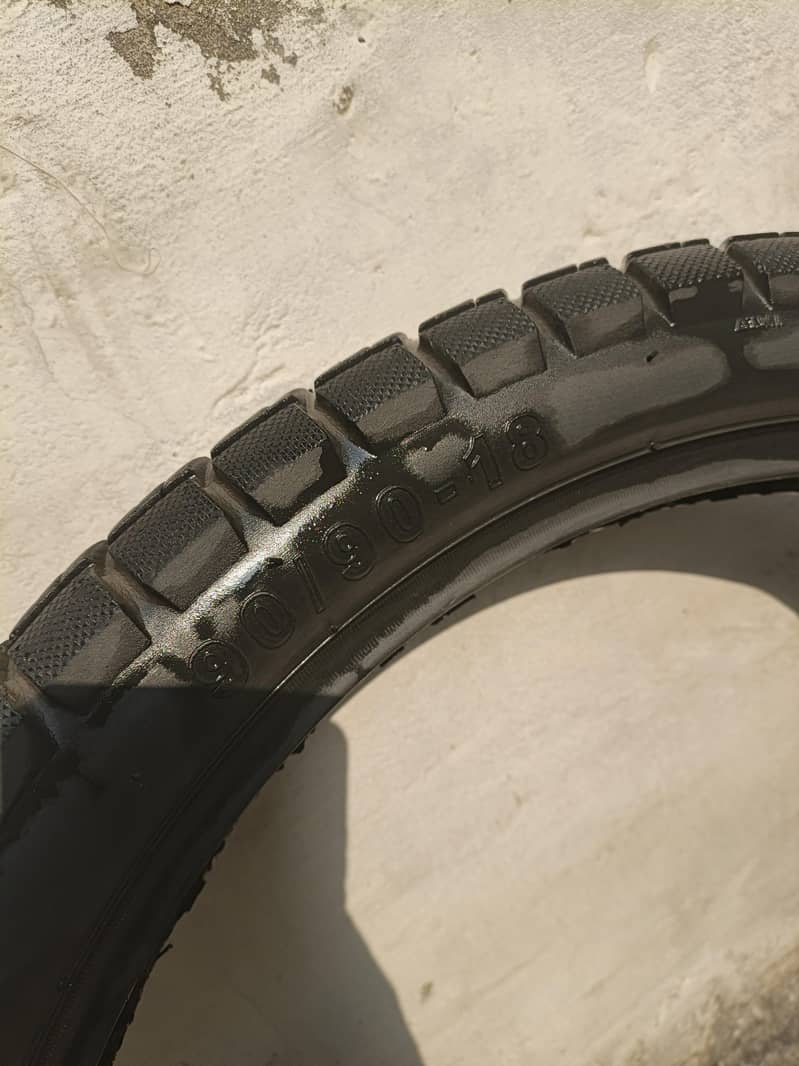 2 Tyres 4