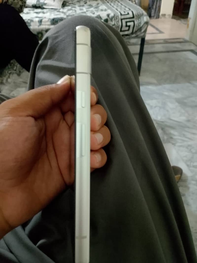 Google Pixel 7a 2