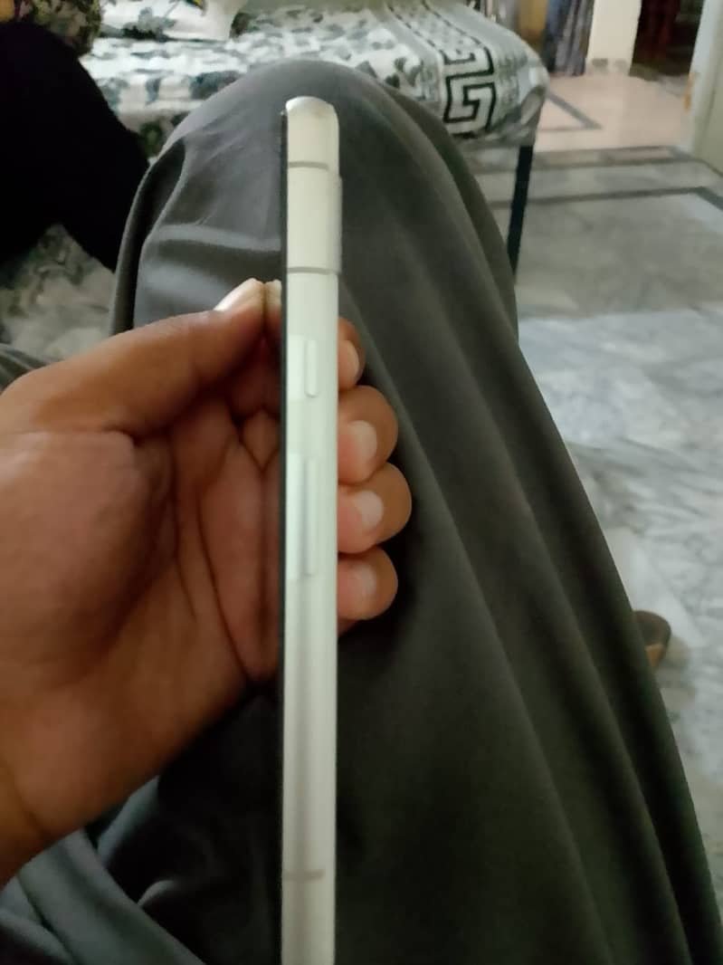 Google Pixel 7a 3