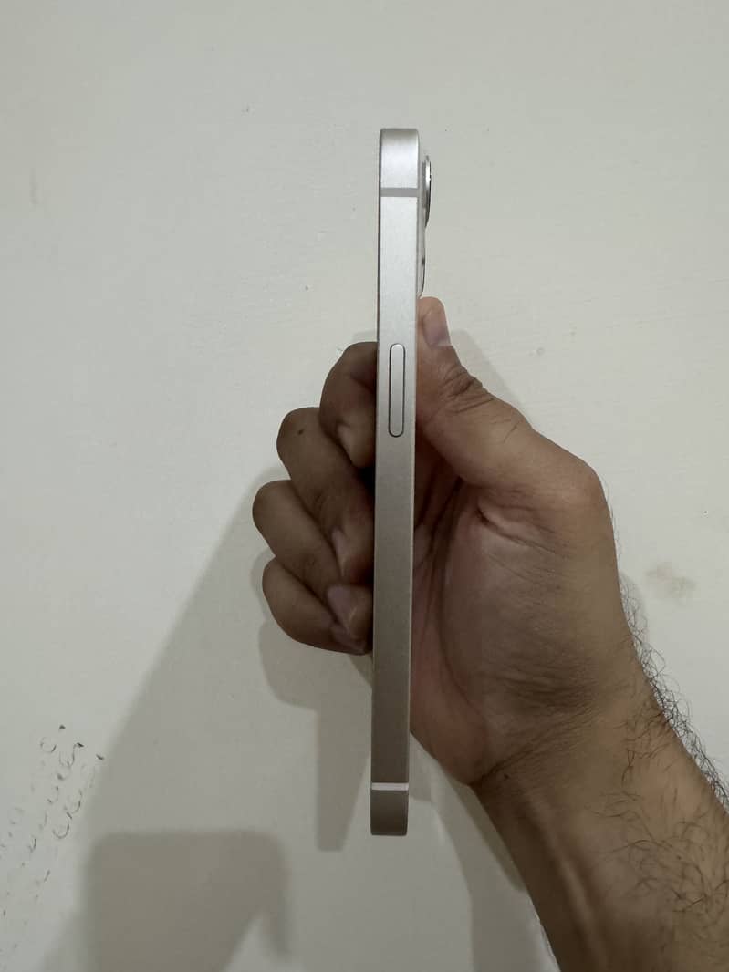 Apple iPhone 13 2