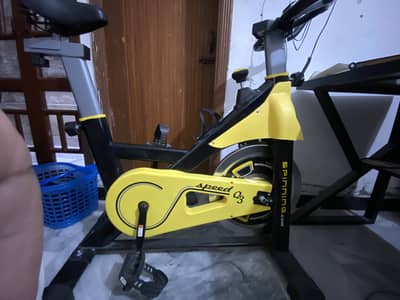 Spinning bike almost new ( one week used only)