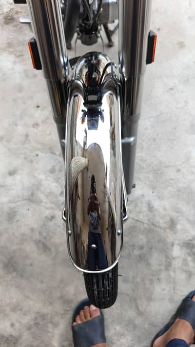 CG 125 model 2025 9000 km use condition bohut achi hai