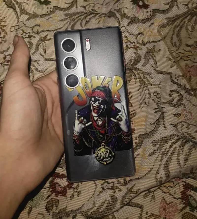 Tecno CAMON 40 pro 0