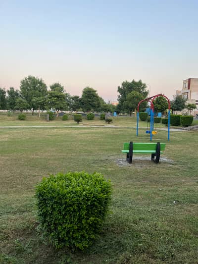 AWT 10 MARLA D BLOCK PRIME LOCATION POSSION PLOT LDA APROVED VERY REASONABLE PRICE