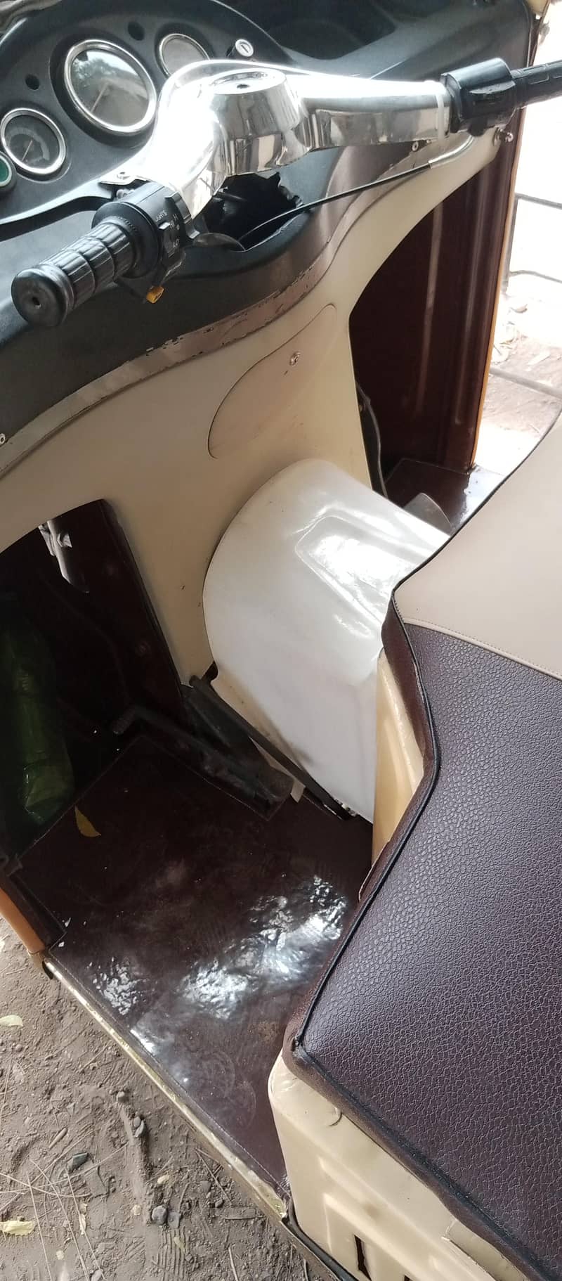 Rickshaw Good Condition 12