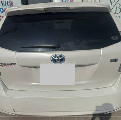 Toyota Prius Alpha 2012