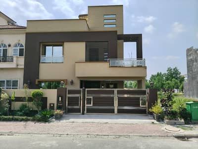 10 Marla Used House For Sale In Bahria Town Ghaznavi Block Lahore | Prime Location | 4.25 Crore Final