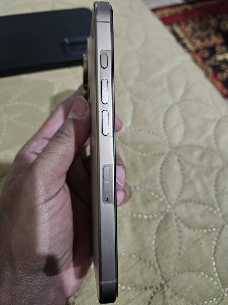 Iphone 16 pro 1