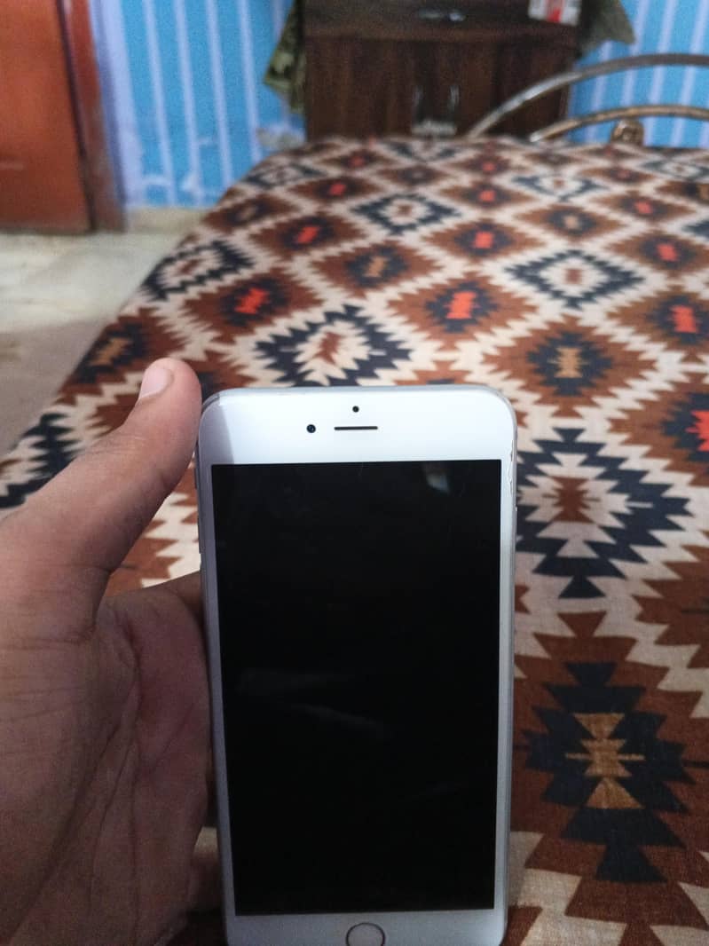 Apple iPhone 6S Plus 4