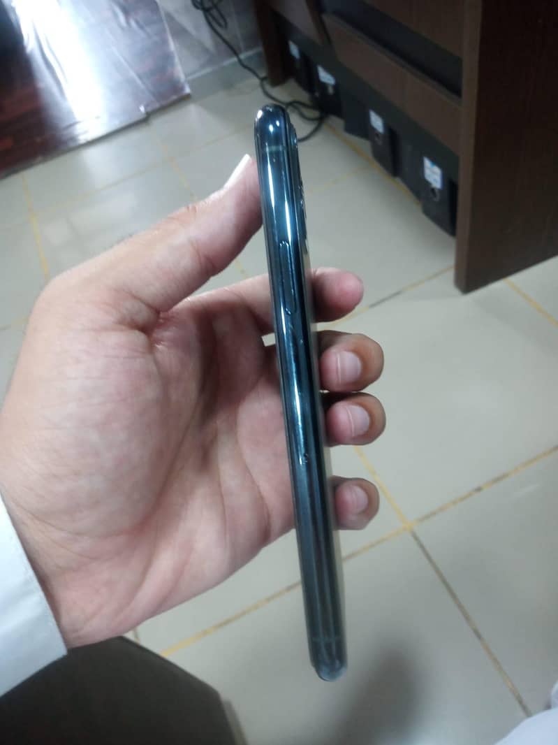 Apple iPhone 11 Pro 1