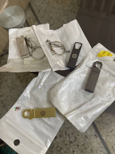 1TB USB & 2TB USB AVAILABLE IN HP & TOSHIBA