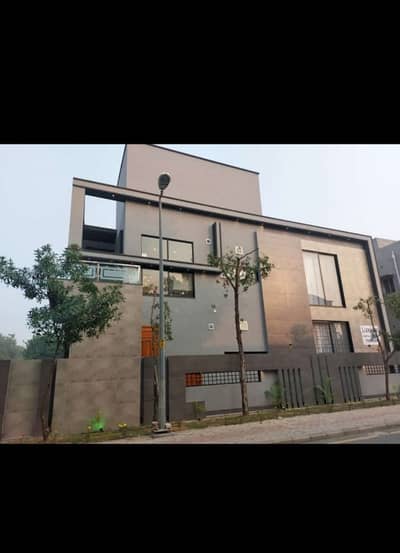 10 Marla House Available For Sale In Bahria Town - Overseas B, Lahore
