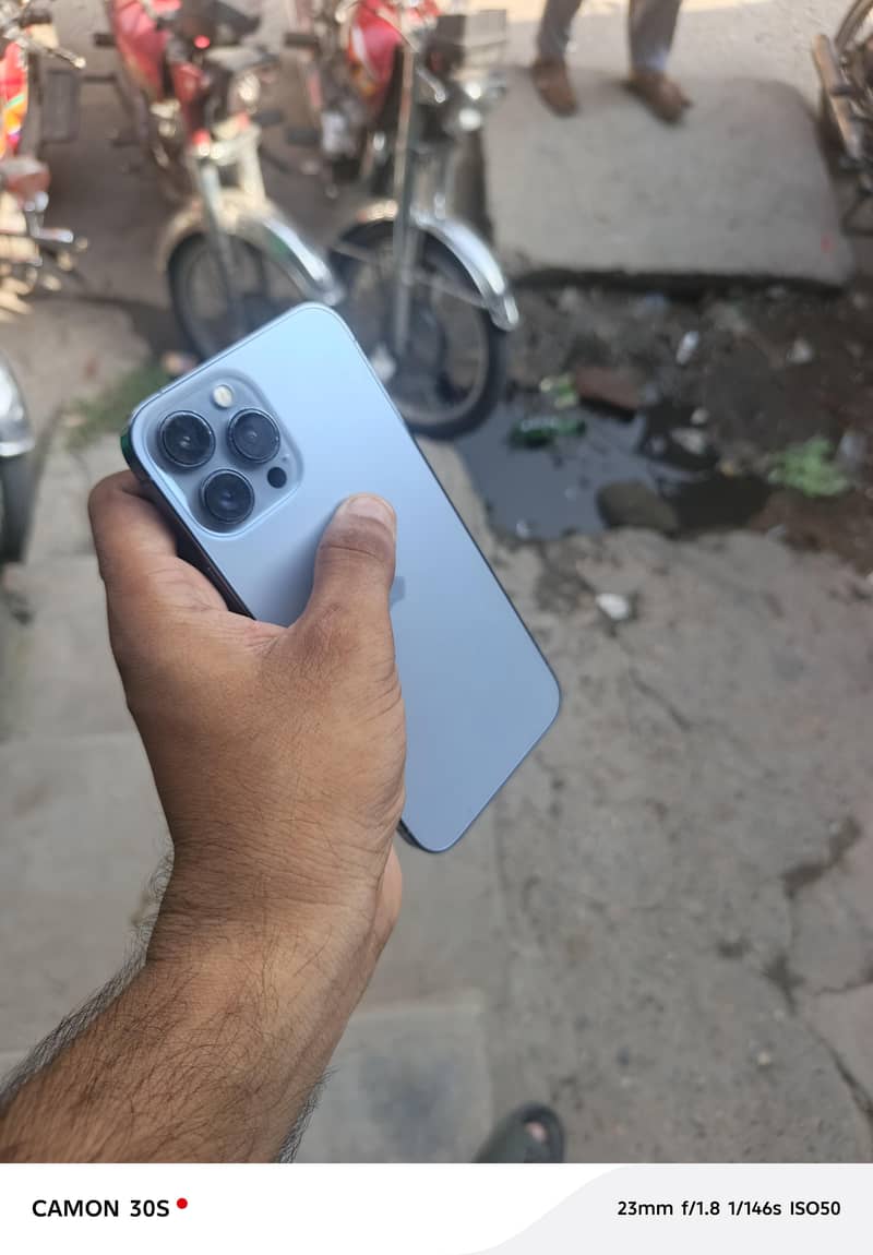 Apple iPhone 13 Pro Max 0