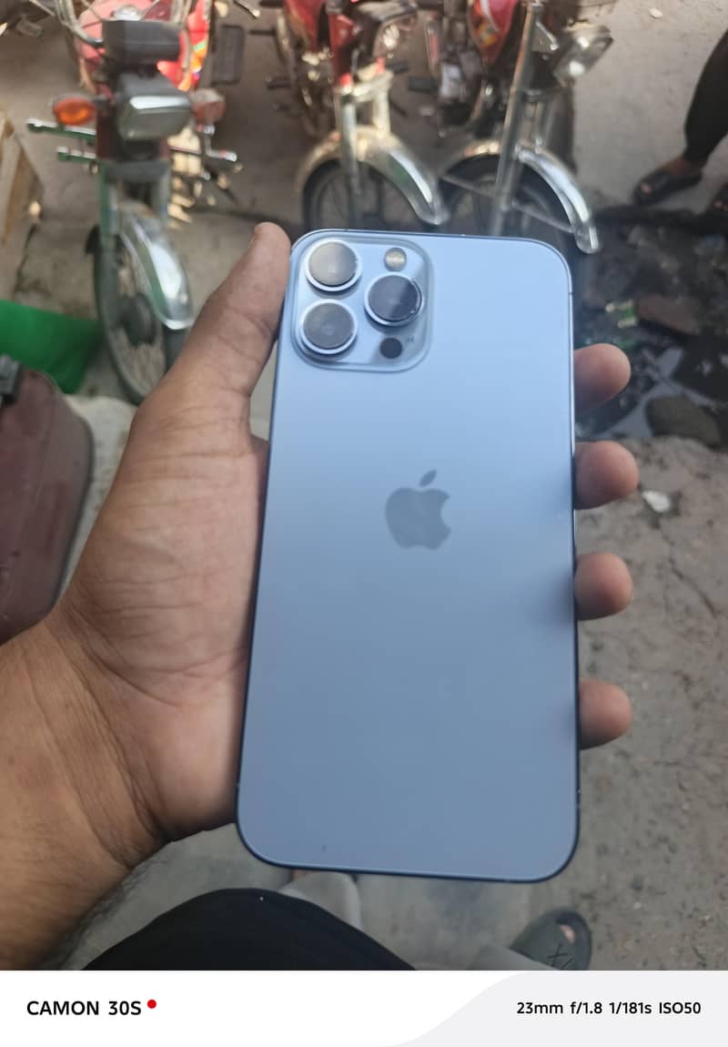 Apple iPhone 13 Pro Max 3