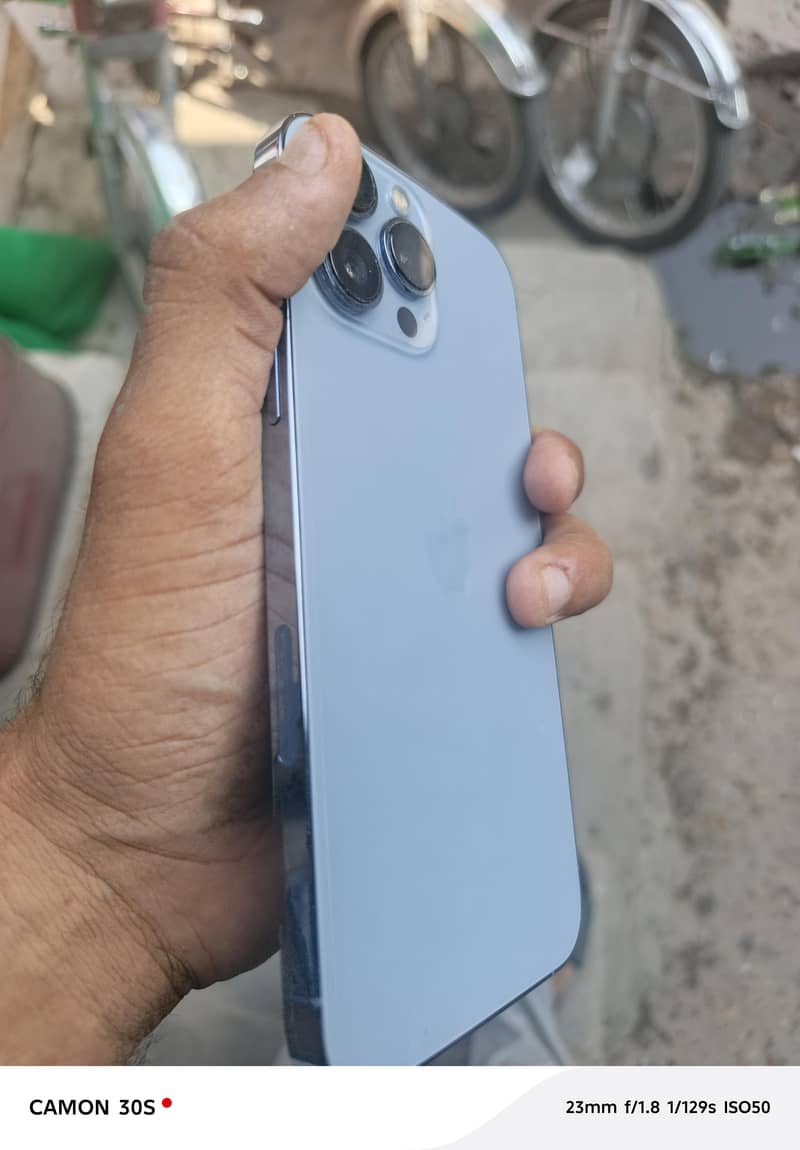 Apple iPhone 13 Pro Max 4
