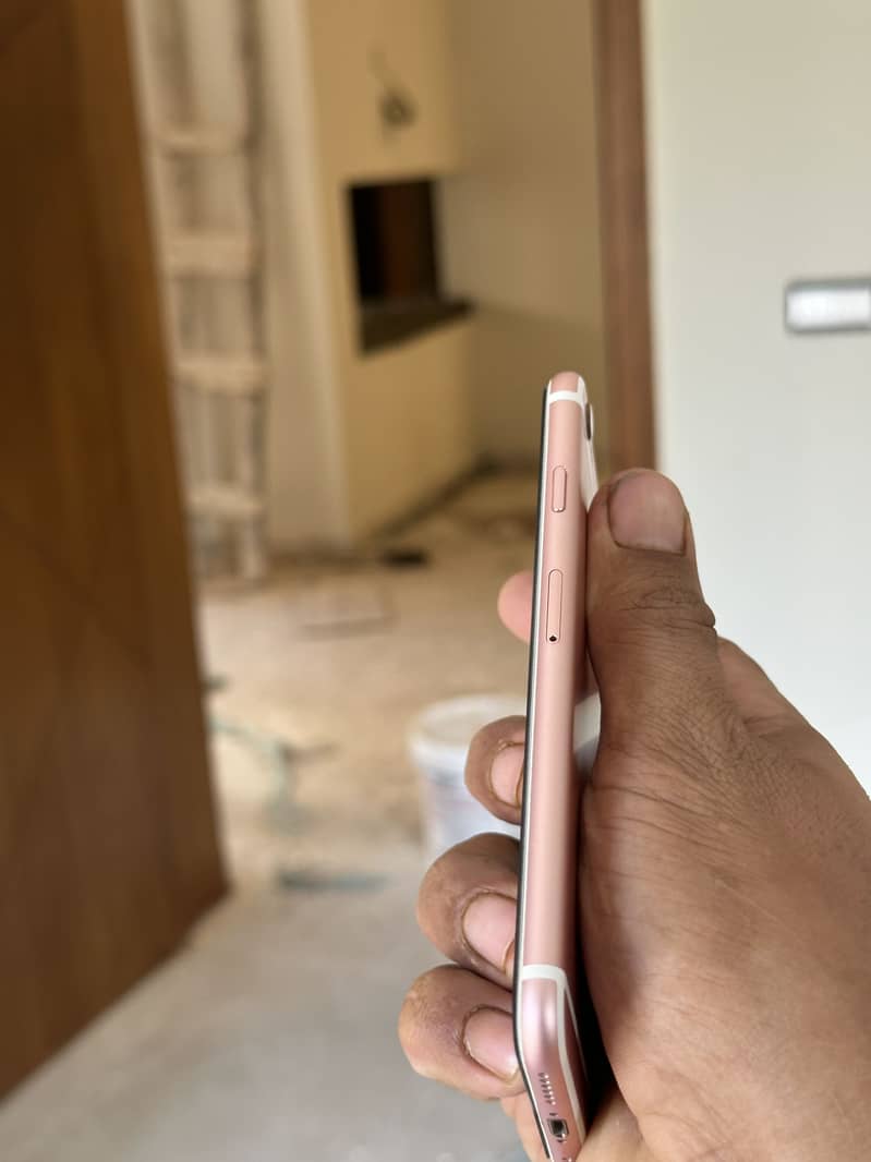 Apple iPhone 6S Plus 5