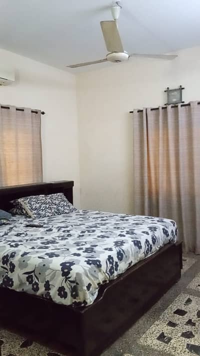 3 Bed DD Flat for Rent in Al Ahad Pride, Block 14 Prime Location, KFC Backside, Lift, Standby Generator, 24/7 Water, Car Parking, 24/7 Security & All Facilities Available.