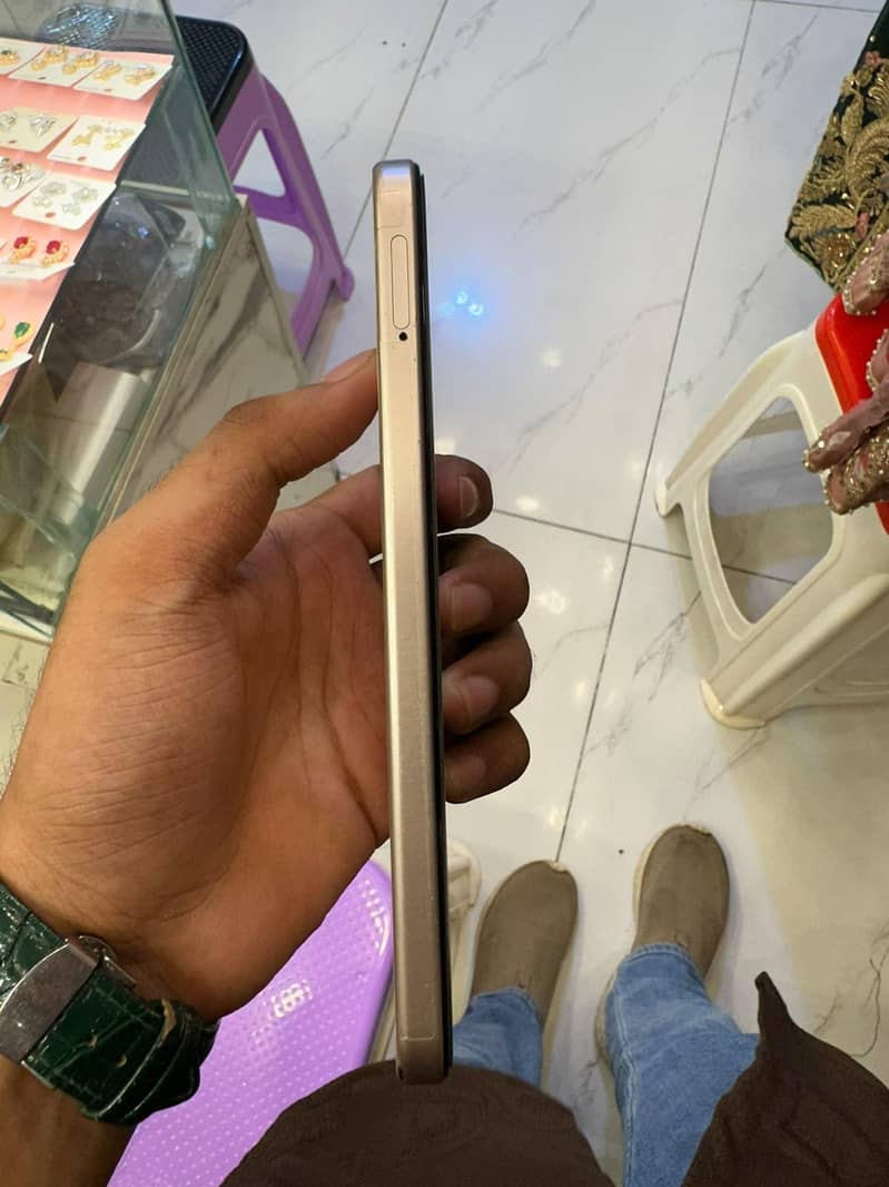OPPO A6 1
