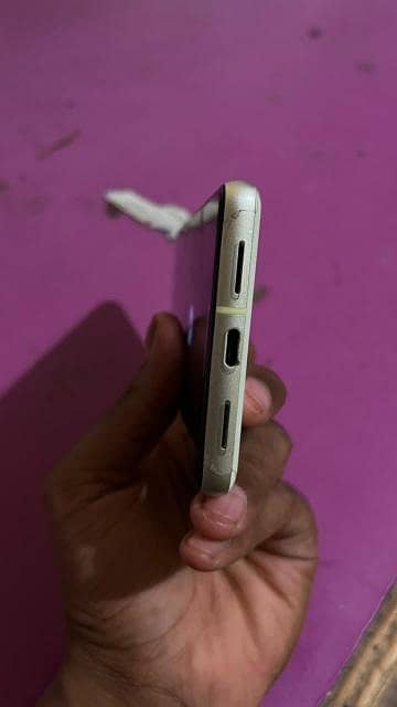 Google Pixel 7 4