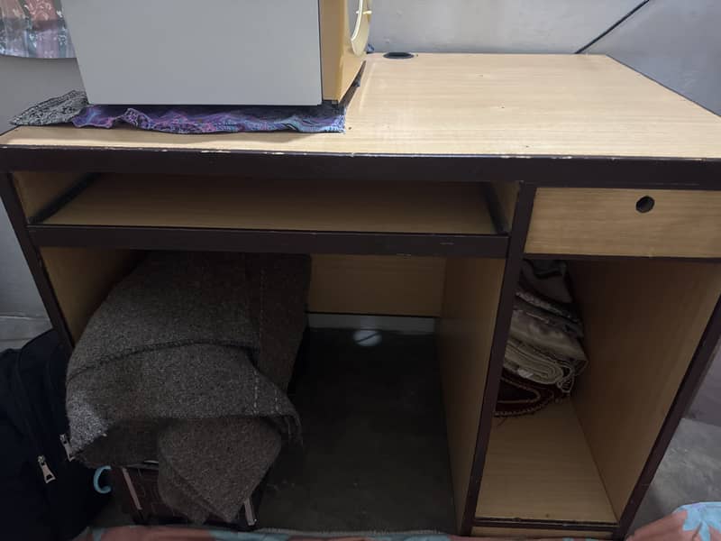 computer table 1