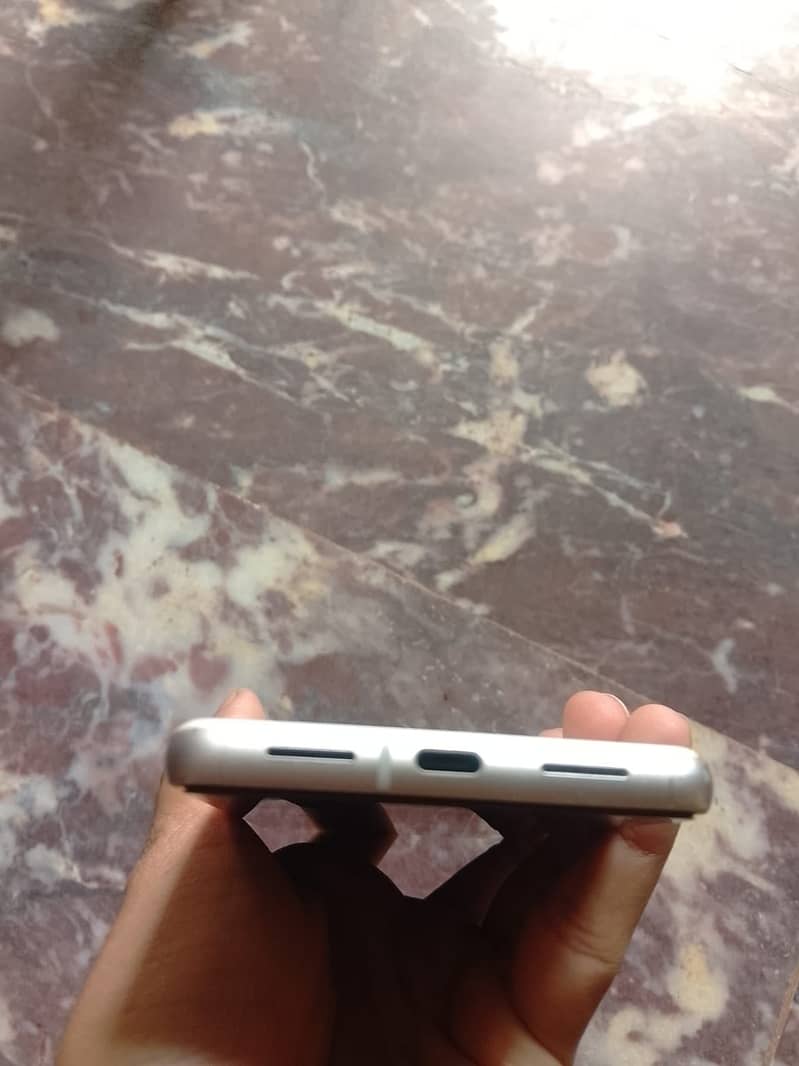Google Pixel 7 4