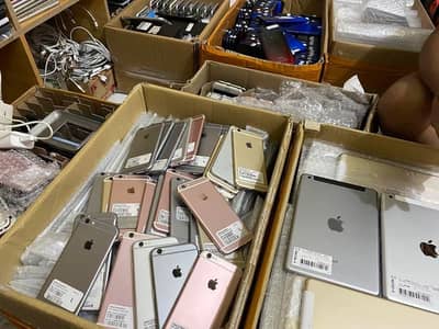 Apple iPhone 6S Plus 128GB PTA Approved Jo Colour Chahye Mill Jaega