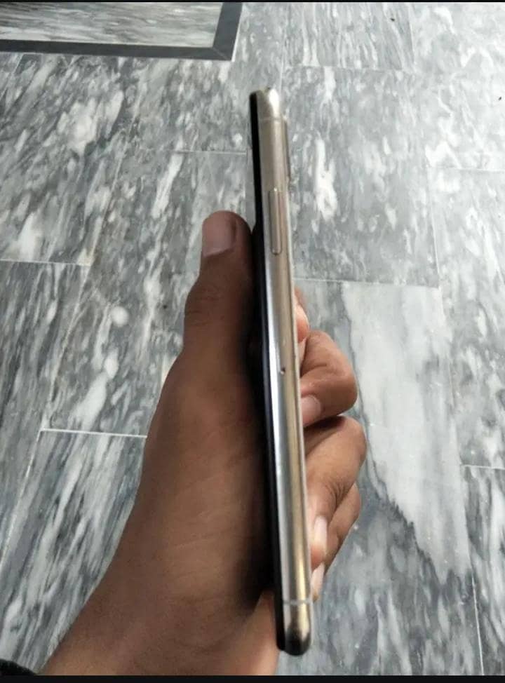 Apple iPhone X 2