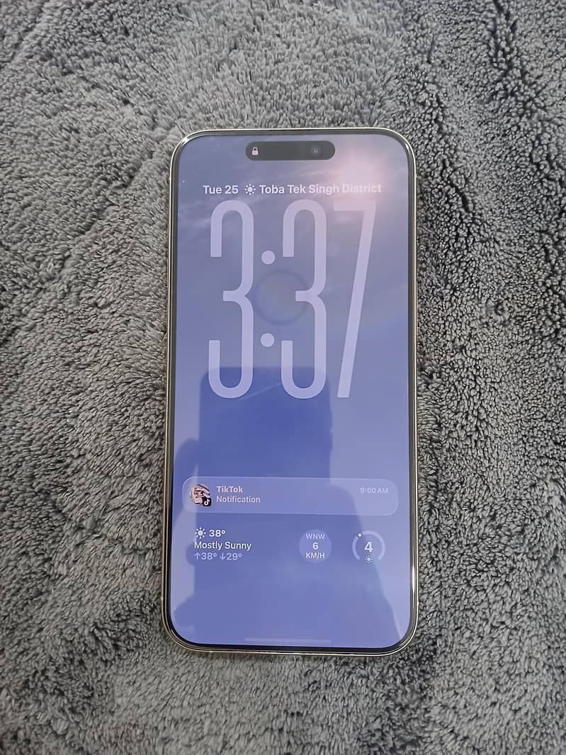 Apple iPhone 15 Pro Max 2